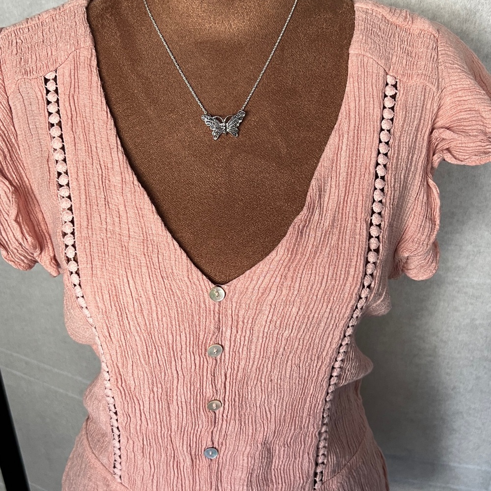 Twine & String Pink Ruffled Women's Top - Picture 2 of 9